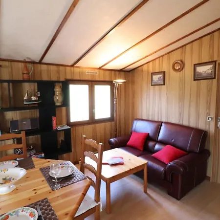 De Plain-pied Au Calme Avec Jardin Clos Pres D'aurillac, Ideal Pour Randonnees Et Villages Pittoresques - Fr-1-742-21