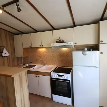 De Plain-pied Au Calme Avec Jardin Clos Pres D'aurillac, Ideal Pour Randonnees Et Villages Pittoresques - Fr-1-742-21 *